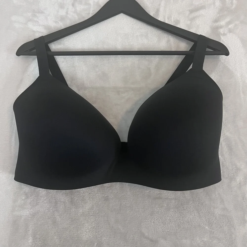 Uniqlo Wireless Bra 3D Hold Black 38/40 DDD G Black Full Coverage Minimalist NWT